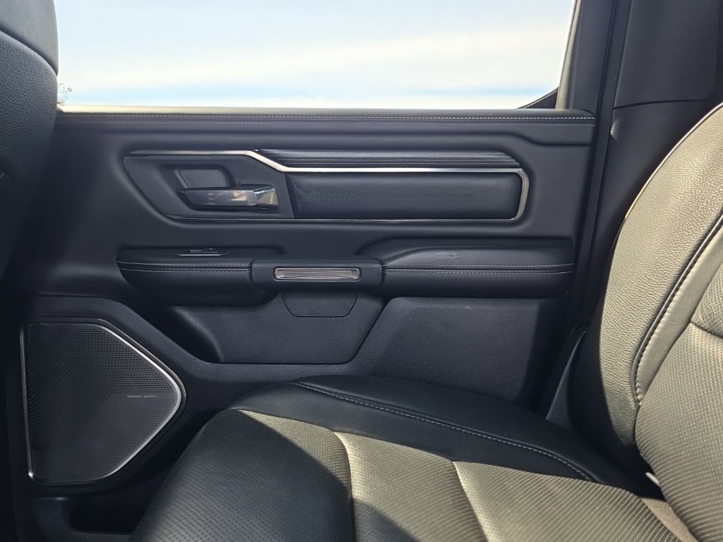 Used 2020 RAM 1500 Limited w/ Black Appearance Package AWD/4WD image 11