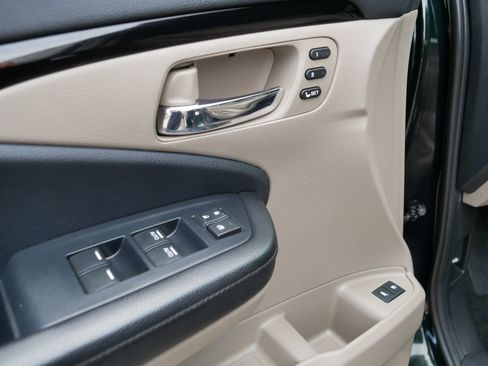 Used 2020 Honda Pilot Touring image 19