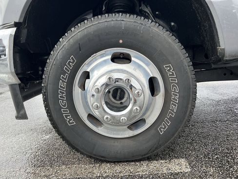 Used 2021 Ford F350 Lariat w/ Lariat Ultimate Package image 12