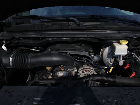 Used 2019 RAM 1500 Big Horn AWD/4WD image 4