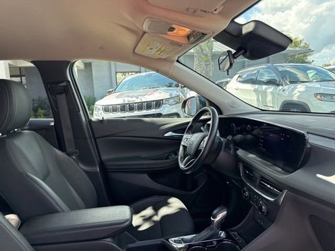 Used 2025 Buick Encore GX Preferred FWD image 10