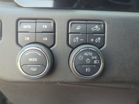 Certified 2025 Chevrolet Silverado 2500 ZR2 w/ Technology Package AWD/4WD image 31