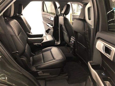 Used 2023 Ford Explorer Limited w/ Limited Technology Package image 34