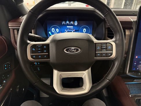 Used 2024 Ford Expedition Limited AWD/4WD image 11