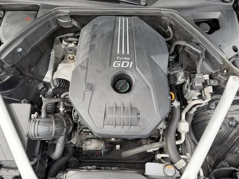 Used 2023 Genesis G70 2.0T RWD image 40