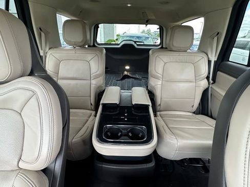 Used 2023 Lincoln Navigator Reserve AWD/4WD image 28