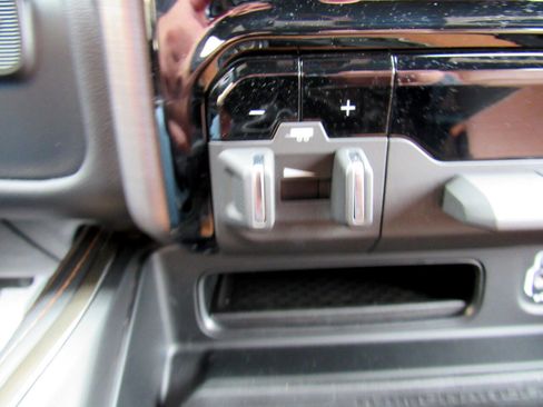 Used 2024 RAM 2500 Limited image 24