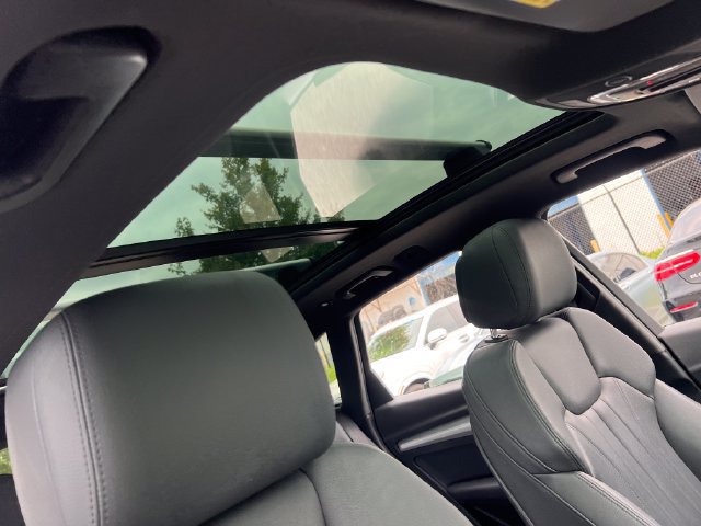 Used 2020 Audi Q5 2.0T Premium w/ Titanium Sport Package AWD/4WD image 33
