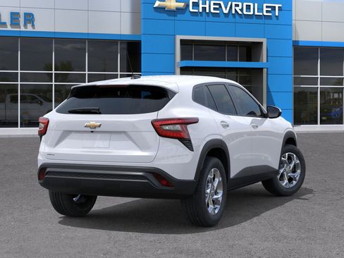 New 2026 Chevrolet Trax LS image 4