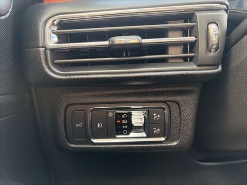 Used 2021 Lincoln Corsair Reserve image 20