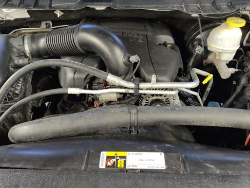 Used 2018 RAM 1500 Classic SLT RWD image 30