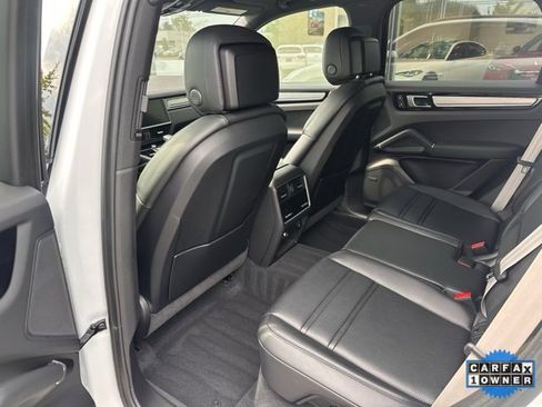 Used 2023 Porsche Cayenne Platinum Edition image 13