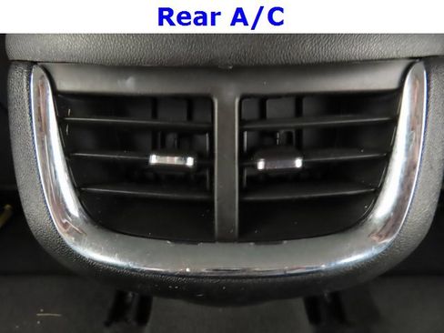 Used 2018 Chevrolet Malibu LT image 31