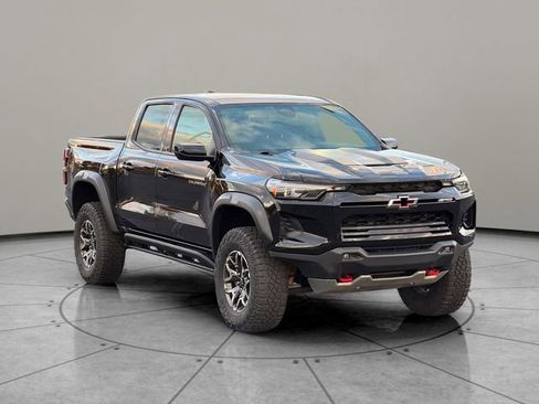 Used 2024 Chevrolet Colorado ZR2 AWD/4WD image 8