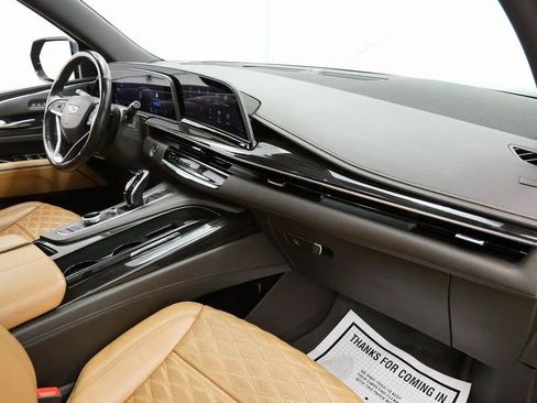 Used 2021 Cadillac Escalade Premium Luxury w/ Driver Assist Tech Package AWD/4WD image 17