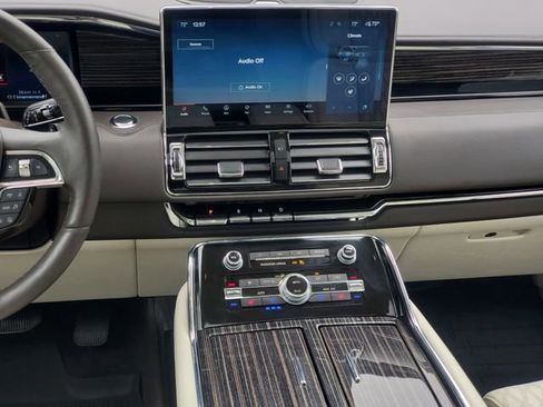 Used 2024 Lincoln Navigator Black Label AWD/4WD image 34