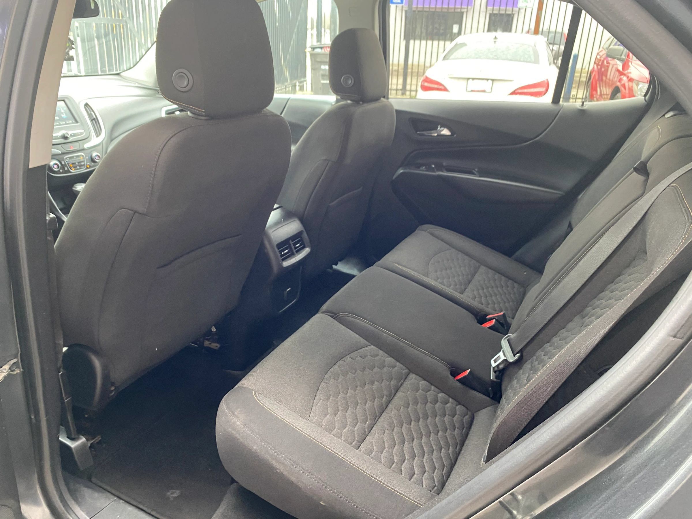 Used 2018 Chevrolet Equinox LT AWD/4WD image 9