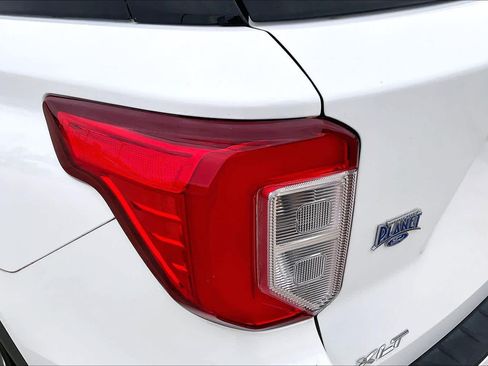 Used 2020 Ford Explorer XLT w/ Equipment Group 202A RWD image 28