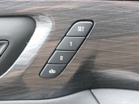 Used 2023 Chevrolet Traverse High Country AWD/4WD image 27