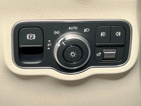 Certified 2026 Mercedes-Benz GLB 250 4MATIC image 32