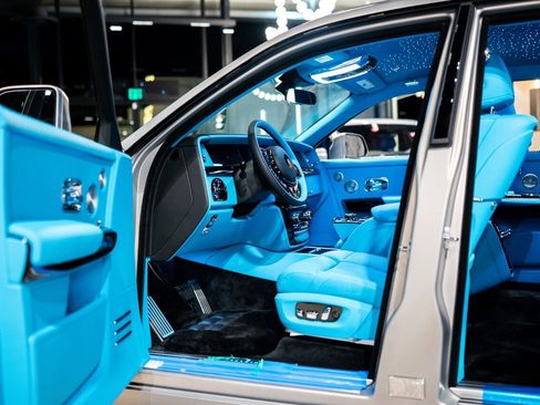 Used 2025 Rolls-Royce Phantom Sedan image 16