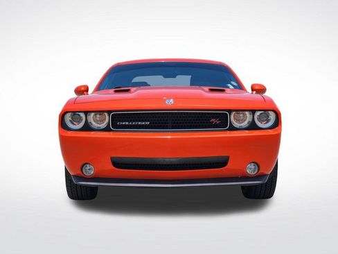 Used 2009 Dodge Challenger R/T RWD image 2