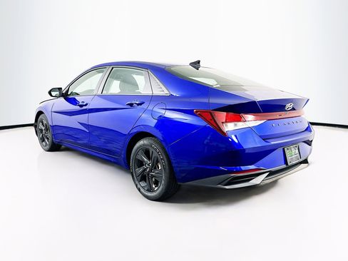 Used 2023 Hyundai Elantra SEL FWD image 5