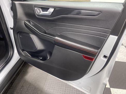 Used 2025 Ford Escape ST-Line Select image 25