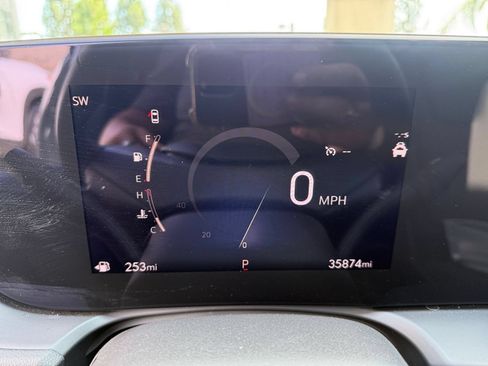 Used 2025 Buick Encore GX Preferred AWD/4WD image 36