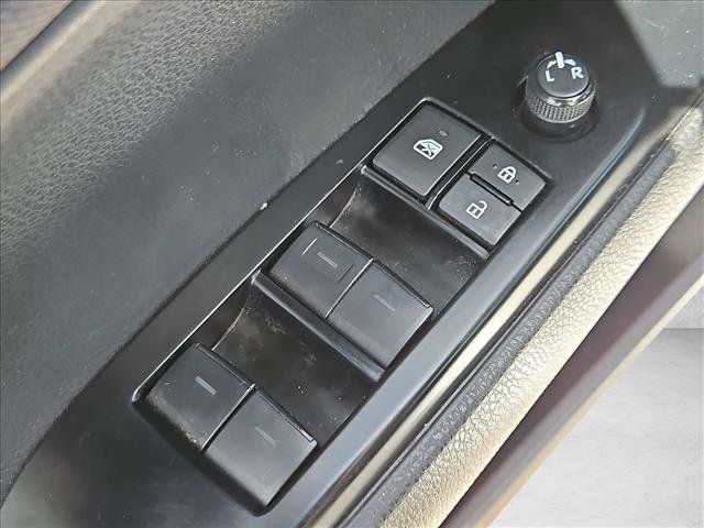 Used 2025 Toyota Camry LE FWD image 10