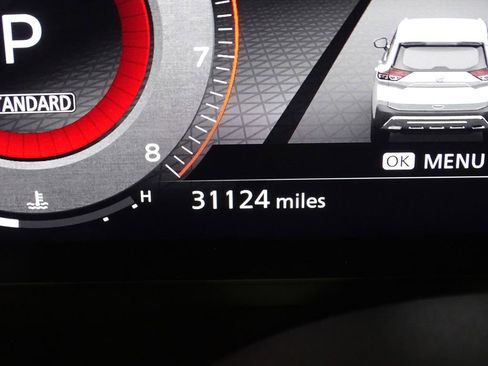 Used 2023 Nissan Rogue Platinum image 43