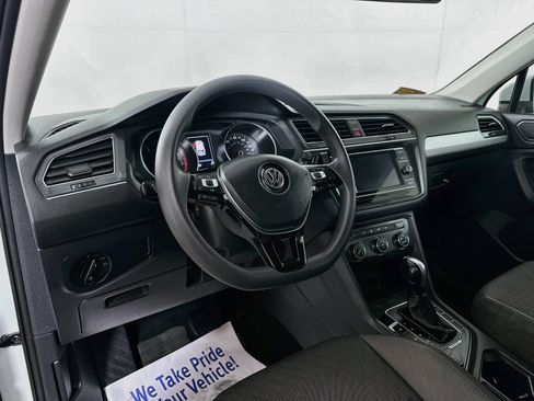 Used 2018 Volkswagen Tiguan S w/ 3rd Row Seat Package AWD/4WD image 9