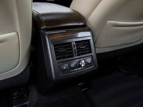 Used 2015 Toyota Avalon Limited image 43