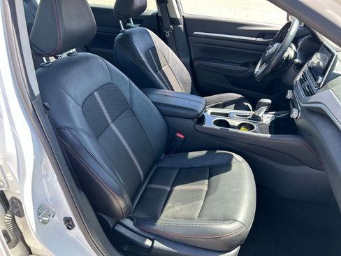 Certified 2024 Nissan Altima 2.5 SR FWD image 11