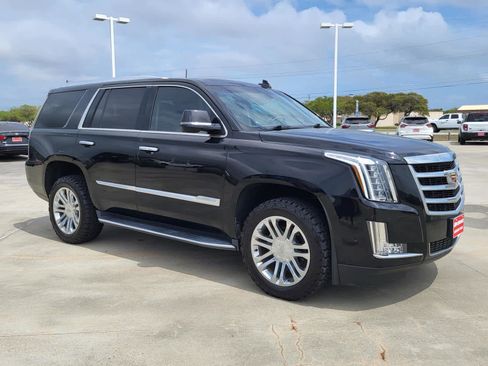 Used 2018 Cadillac Escalade 2WD image 7