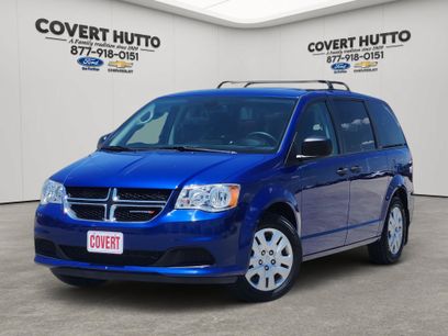 Used 2019 Dodge Grand Caravan SE w/ UConnect Hands-Free Group