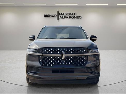 Used 2025 Lincoln Navigator Black Label AWD/4WD image 2