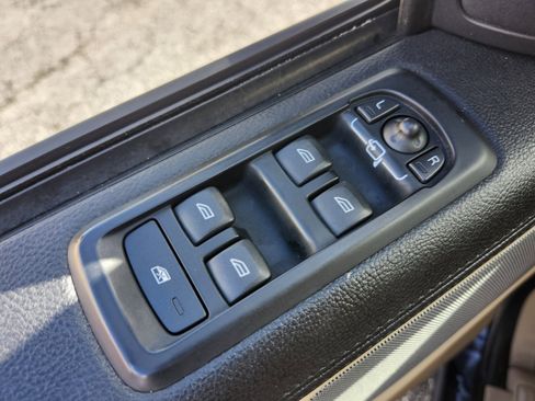 Used 2010 Land Rover Range Rover Sport HSE image 28