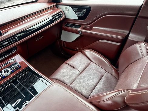 Used 2023 Lincoln Aviator Black Label w/ Jet Package image 26