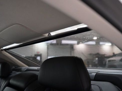 Used 2020 BMW 745e xDrive image 33