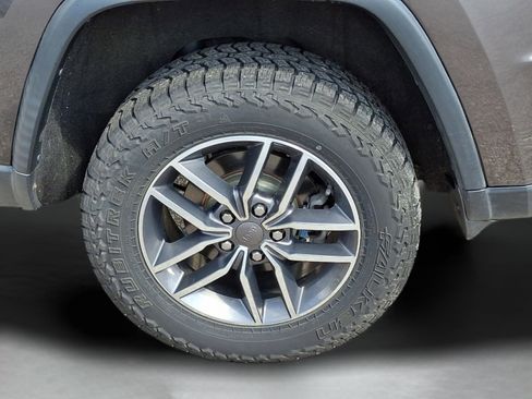 Certified 2019 Jeep Grand Cherokee Limited AWD/4WD image 29