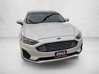Used 2020 Ford Fusion SE FWD video 3