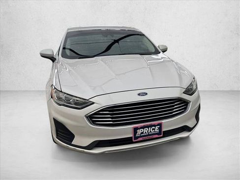 Used 2020 Ford Fusion SE FWD image 3