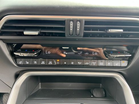 Certified 2025 MAZDA CX-70 Plug-In Hybrid w/ Premium Plus AWD/4WD image 18