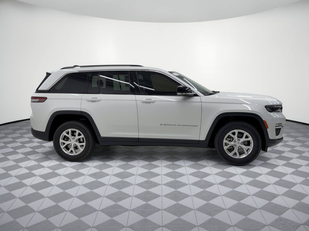 Used 2023 Jeep Grand Cherokee Limited AWD/4WD image 8