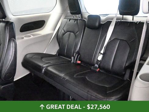 Used 2024 Chrysler Pacifica Touring-L image 20