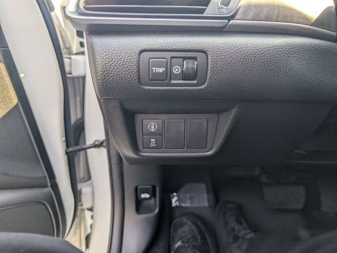 Used 2018 Honda Accord EX image 11