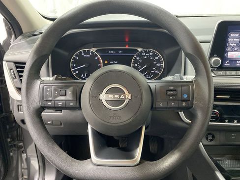 Used 2024 Nissan Rogue SV image 11