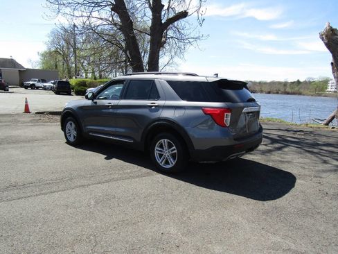 Used 2022 Ford Explorer XLT AWD/4WD image 39