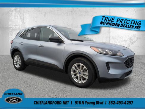 Used 2022 Ford Escape SE FWD image 1